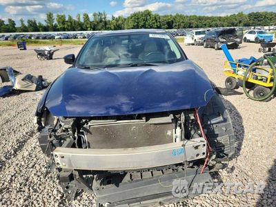 Piąte zdjęcie samochodu w środku: 2017 NISSAN MAXIMA 3.5 SL VIN:1N4AA6AP9HC457261 - miniatura