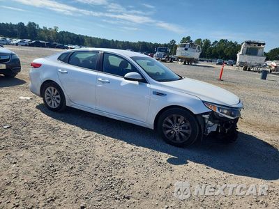 Czwarte zdjęcie samochodu z boku: 2018 KIA OPTIMA LX VIN:5XXGT4L36JG253276 - miniatura