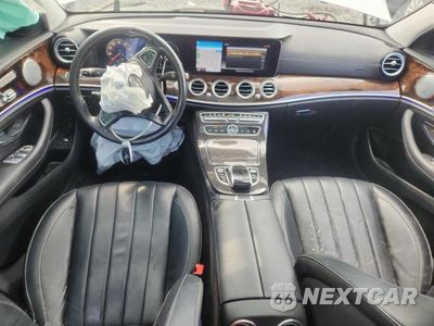 Zdjęcie 8 z 12 samochodu: 2017 MERCEDES-BENZ E 300 4MATIC VIN:WDDZF4KB2HA208565 - miniatura