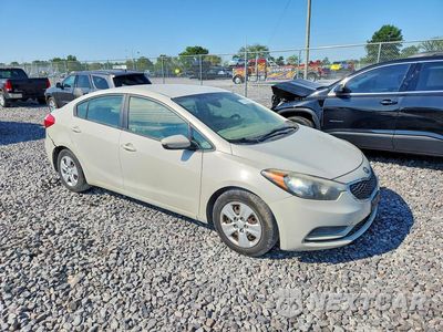 Czwarte zdjęcie samochodu z boku: 2015 KIA FORTE LX VIN:KNAFK4A67F5296853 - miniatura