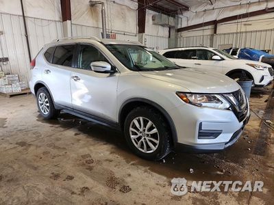 Czwarte zdjęcie samochodu z boku: 2018 NISSAN ROGUE SV VIN:KNMAT2MT2JP588830 - miniatura