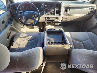 Zdjęcie 8 z 13 samochodu: 2004 CHEVROLET TAHOE C1500 VIN:1GNEC13V44J161856 - miniatura