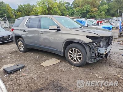 Czwarte zdjęcie samochodu z boku: 2018 CHEVROLET TRAVERSE LT VIN:1GNEVGKW2JJ110696 - miniatura