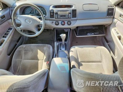Zdjęcie 8 z 13 samochodu: 2002 TOYOTA CAMRY LE VIN:4T1BE32K62U108124 - miniatura
