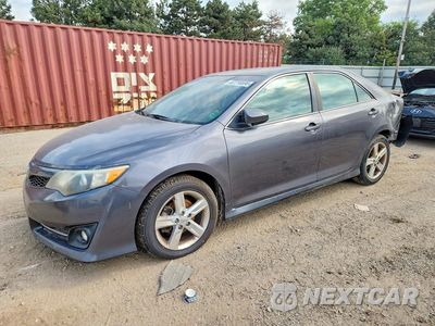 2014 TOYOTA CAMRY SE 4T1BF1FK8EU401717 - główne zdjęcie licytacji z USA - miniatura
