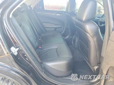 Zdjęcie 10 z 12 samochodu: 2018 CHRYSLER 300 TOURING VIN:2C3CCAAG8JH313949 - miniatura
