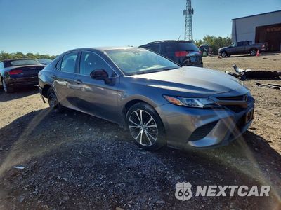 Czwarte zdjęcie samochodu z boku: 2020 TOYOTA CAMRY SE VIN:4T1G11AK1LU509668 - miniatura