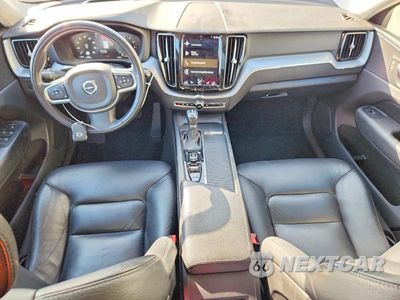 Zdjęcie 8 z 14 samochodu: 2018 VOLVO XC60 T5 VIN:LYV102RK4JB109862 - miniatura