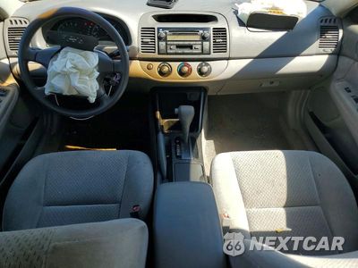Zdjęcie 8 z 13 samochodu: 2003 TOYOTA CAMRY LE VIN:4T1BE30K23U749954 - miniatura