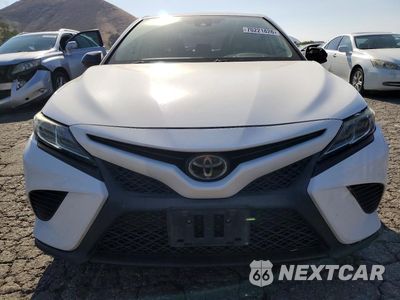 Piąte zdjęcie samochodu w środku: 2019 TOYOTA CAMRY SE VIN:4T1B11HK3KU246887 - miniatura