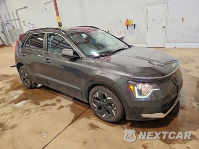 Czwarte zdjęcie samochodu z boku: 2023 KIA NIRO WIND VIN:KNDCR3L11P5075523 - miniatura