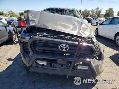 Piąte zdjęcie samochodu w środku: 2024 TOYOTA TACOMA SR5 VIN:3TMKB5FN5RM006969 - miniatura