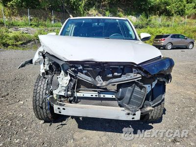 Piąte zdjęcie samochodu w środku: 2018 TOYOTA 4RUNNER SR5 PREMIUM VIN:JTEBU5JR3J5573773 - miniatura