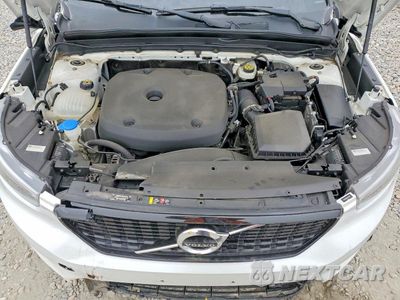 Zdjęcie 12 z 14 samochodu: 2019 VOLVO XC40 T5 R-DESIGN VIN:YV4162UM8K2084374 - miniatura