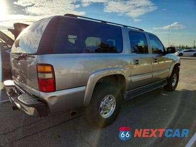 Trzecie zdjęcie samochodu z tyłu: 2003 CHEVROLET SUBURBAN K2500 VIN:3GNGK26U53G222166 - miniatura