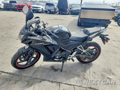 Trzecie zdjęcie samochodu z tyłu: 2015 HONDA CBR300 RA VIN:MLHNC5154F5100079 - miniatura