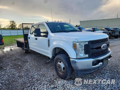 Czwarte zdjęcie samochodu z boku: 2019 FORD F350 SUPER DUTY VIN:1FD8W3H68KEE93424 - miniatura