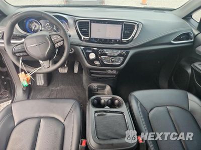 Zdjęcie 8 z 13 samochodu: 2024 CHRYSLER PACIFICA TOURING L VIN:2C4RC1BG7RR203906 - miniatura