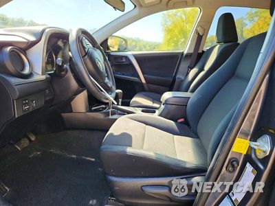Zdjęcie 7 z 13 samochodu: 2016 TOYOTA RAV4 LE VIN:JTMBFREV5GJ071781 - miniatura