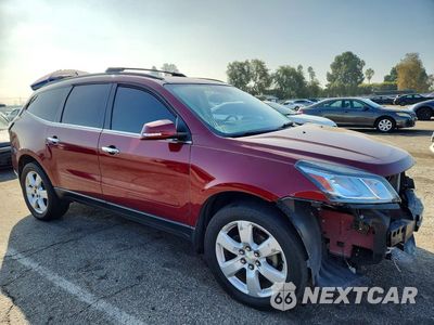 Czwarte zdjęcie samochodu z boku: 2017 CHEVROLET TRAVERSE LT VIN:1GNKRGKD3HJ172012 - miniatura