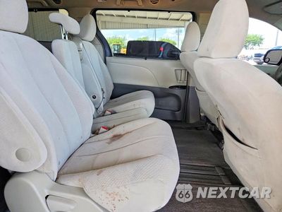 Zdjęcie 11 z 13 samochodu: 2011 TOYOTA SIENNA LE VIN:5TDKK3DC0BS041530 - miniatura