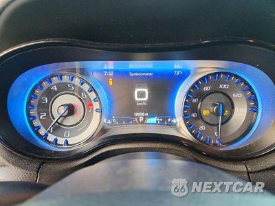 Zdjęcie 9 z 12 samochodu: 2015 CHRYSLER 300 S VIN:2C3CCABG3FH876011 - miniatura