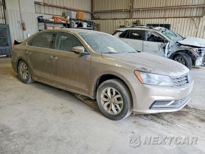 Czwarte zdjęcie samochodu z boku: 2016 VOLKSWAGEN PASSAT S VIN:1VWAT7A30GC038668 - miniatura