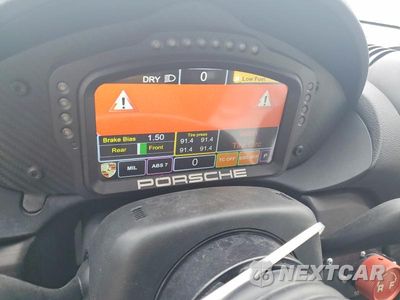 Zdjęcie 9 z 12 samochodu: 2024 PORSCHE CAYMAN GT4 VIN:WP0ZZZ986RK299750 - miniatura