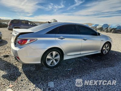 Trzecie zdjęcie samochodu z tyłu: 2012 HYUNDAI SONATA HYBRID VIN:KMHEC4A43CA023451 - miniatura