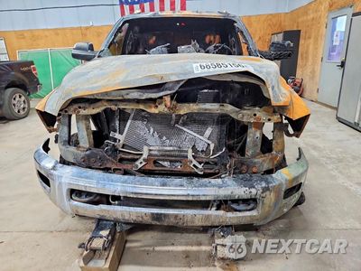 Piąte zdjęcie samochodu w środku: 2017 RAM 2500 SLT VIN:3C6UR5DL2HG503083 - miniatura
