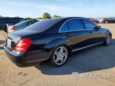 Trzecie zdjęcie samochodu z tyłu: 2012 MERCEDES-BENZ S 550 4MATIC VIN:WDDNG9EB8CA475156 - miniatura