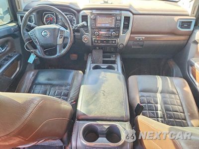 Zdjęcie 8 z 12 samochodu: 2016 NISSAN TITAN XD PLATINUM RESERVE VIN:1N6BA1F22GN504399 - miniatura