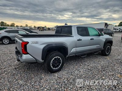 Trzecie zdjęcie samochodu z tyłu: 2026 TOYOTA TACOMA TRD OFF-ROAD VIN:3TMLB5JN3TM221723 - miniatura