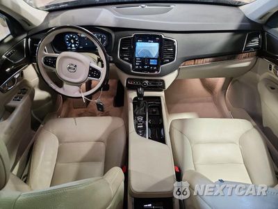 Zdjęcie 8 z 13 samochodu: 2016 VOLVO XC90 T6 VIN:YV4A22PK8G1055802 - miniatura
