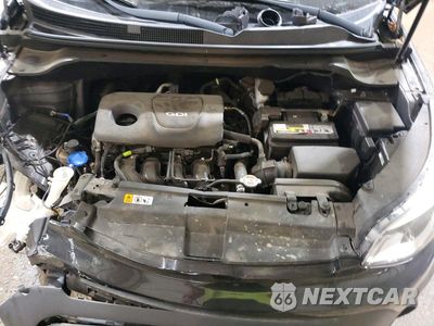 Zdjęcie 12 z 14 samochodu: 2018 KIA SOUL BASE VIN:KNDJN2A2XJ7899055 - miniatura
