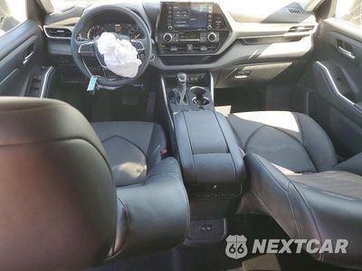 Zdjęcie 8 z 13 samochodu: 2021 TOYOTA HIGHLANDER XLE VIN:5TDGZRAH7MS537125 - miniatura