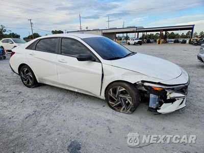Czwarte zdjęcie samochodu z boku: 2025 HYUNDAI ELANTRA SEL SPORT VIN:KMHLM4DG3SU984221 - miniatura