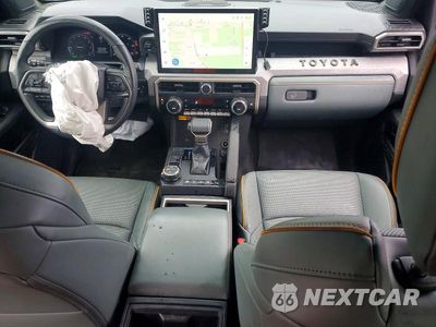 Zdjęcie 8 z 13 samochodu: 2025 TOYOTA TACOMA TRAILHUNTER HV VIN:3TYLC5LN4ST023505 - miniatura