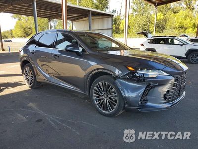 Czwarte zdjęcie samochodu z boku: 2025 LEXUS RX 450H+ LUXURY VIN:JTJCJMGA0S2023802 - miniatura