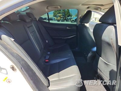 Zdjęcie 10 z 12 samochodu: 2018 LEXUS IS 300 VIN:JTHBA1D20J5077719 - miniatura