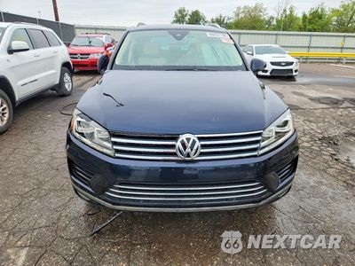 Piąte zdjęcie samochodu w środku: 2016 VOLKSWAGEN TOUAREG SPORT VIN:WVGEF9BPXGD003652 - miniatura