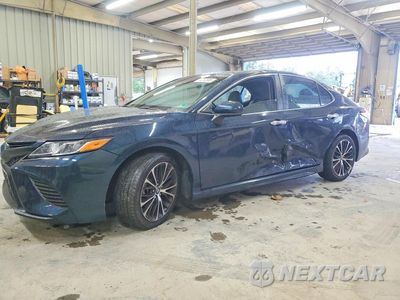 2018 TOYOTA CAMRY SE 4T1B11HK6JU581267 - główne zdjęcie licytacji z USA - miniatura