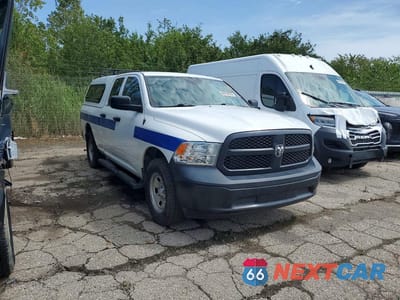Czwarte zdjęcie samochodu z boku: 2019 RAM 1500 CLASSIC TRADESMAN VIN:1C6RR6FG2KS712464 - miniatura