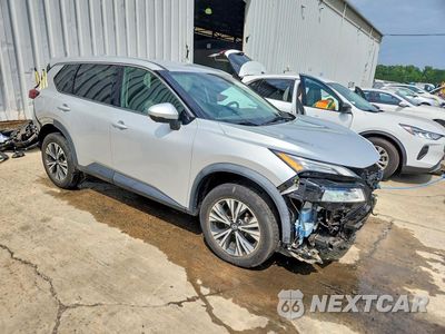 Czwarte zdjęcie samochodu z boku: 2021 NISSAN ROGUE SV VIN:5N1AT3BB2MC770227 - miniatura