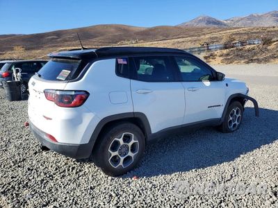 Trzecie zdjęcie samochodu z tyłu: 2022 JEEP COMPASS TRAILHAWK VIN:3C4NJDDB3NT130421 - miniatura