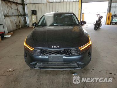 Piąte zdjęcie samochodu w środku: 2023 KIA K5 LXS VIN:5XXG14J21PG203782 - miniatura