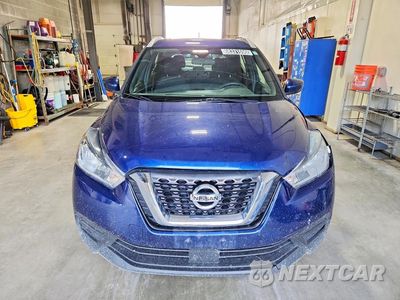 Piąte zdjęcie samochodu w środku: 2020 NISSAN KICKS SV VIN:3N1CP5CV0LL523946 - miniatura
