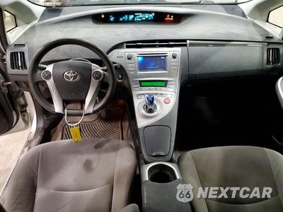 Zdjęcie 8 z 12 samochodu: 2012 TOYOTA PRIUS PLUG-IN HYBRID BASE VIN:JTDKN3DPXC3013313 - miniatura
