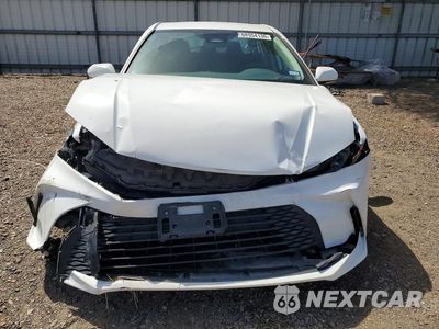 Piąte zdjęcie samochodu w środku: 2025 TOYOTA CAMRY LE VIN:4T1DAACK6SU001565 - miniatura