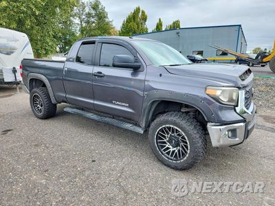 Czwarte zdjęcie samochodu z boku: 2018 TOYOTA TUNDRA SR5 VIN:5TFUM5F17JX079078 - miniatura
